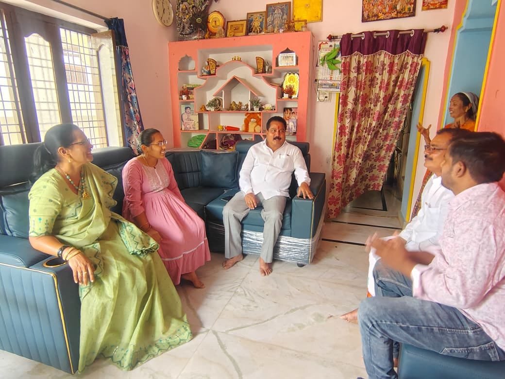 దేవరకొండ మున్సిపాలిటీ చైర్మన్ పున్న శైలజ వెంకటేశ్వర్లు గారి పరామర్శ